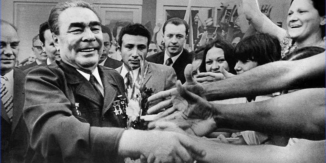 Эпоха тяжелых бровей: как СССР почти построил потребительский рай, но передумал