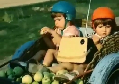 Радиоприемник "Спидола". Будет играть немаловажную роль в сюжете фильма.