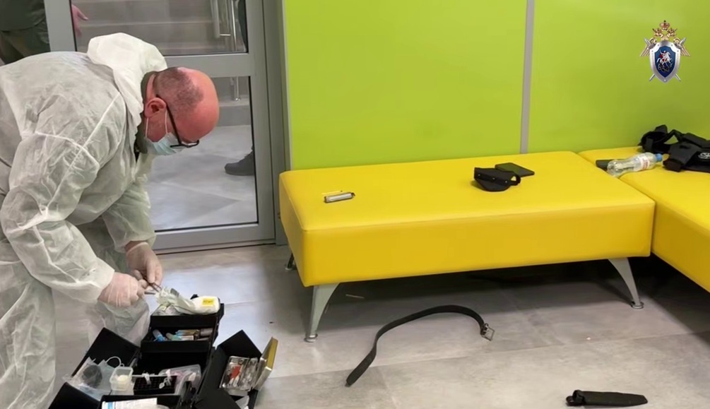    Российские органы расследуют преступление, убийца будет наказан. МИДу Таджикистана не стоит учить СК РФ работе. Фото: эксперт СК на месте преступления