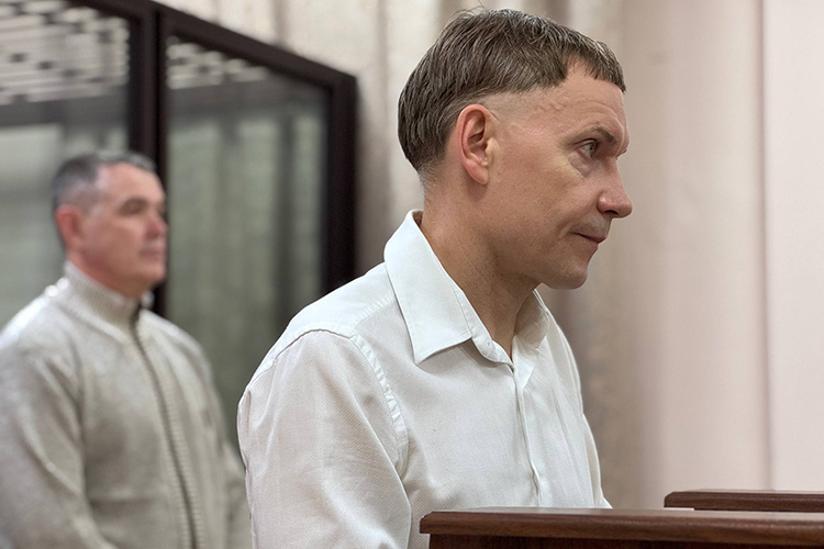    Вадим Максимов заявил, что его подзащитный не хранил легковоспламеняющиеся вещества, например, банку ацетона или канистру бензина.   
Фото: Станислав Шемелов