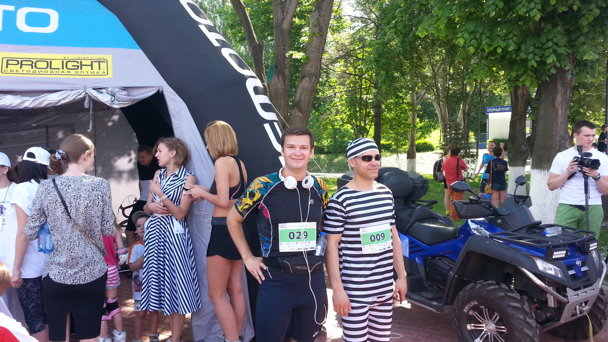 Зато выделялись претенденты на лучший костюм.