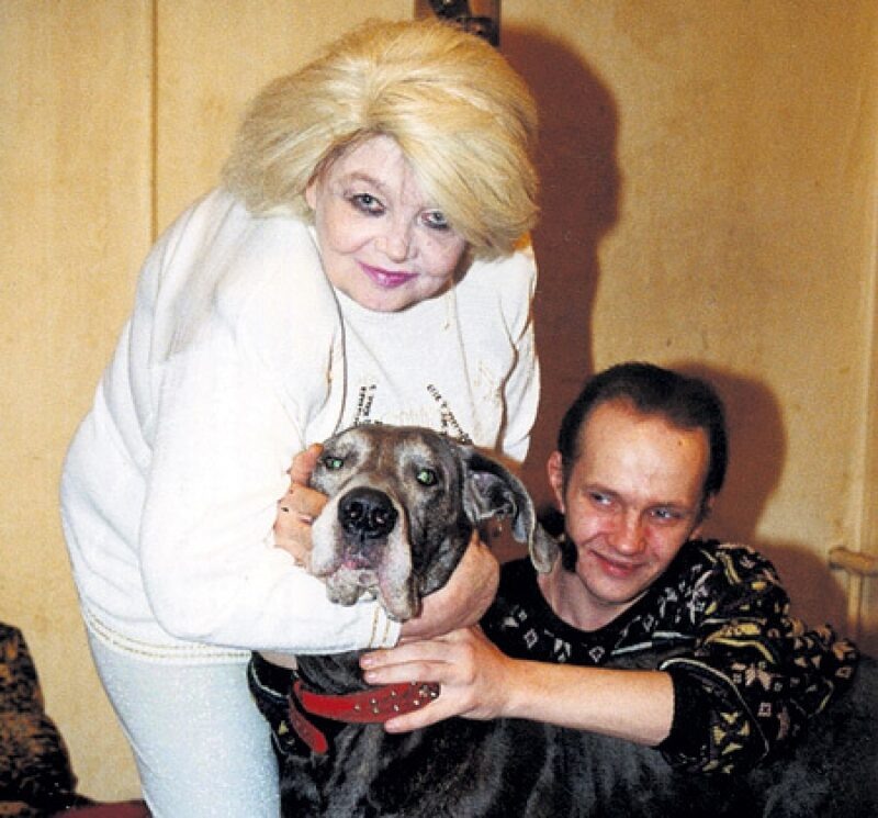    Наталья Кустинская и её единственный сын Дмитрий, чья судьба оборвалась трагически.