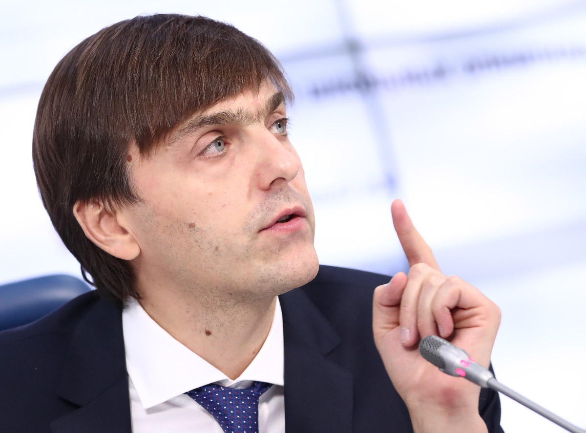 Наш министр просвещения умеет хорошо объяснять. Фото Яндекс.Картинки. 