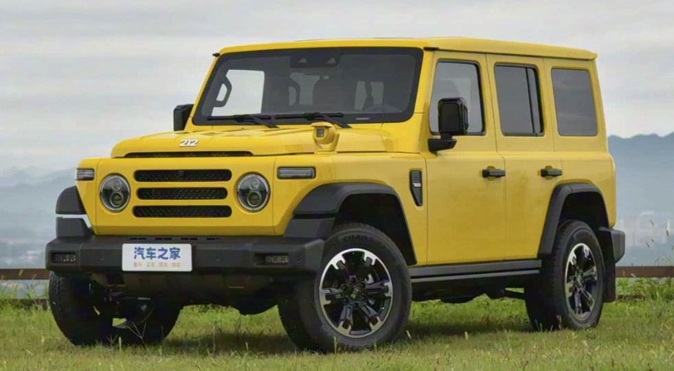 BAW 212 T01 против Tank 300! Еще один китайский рамный внедорожник получил ОТТС для России.