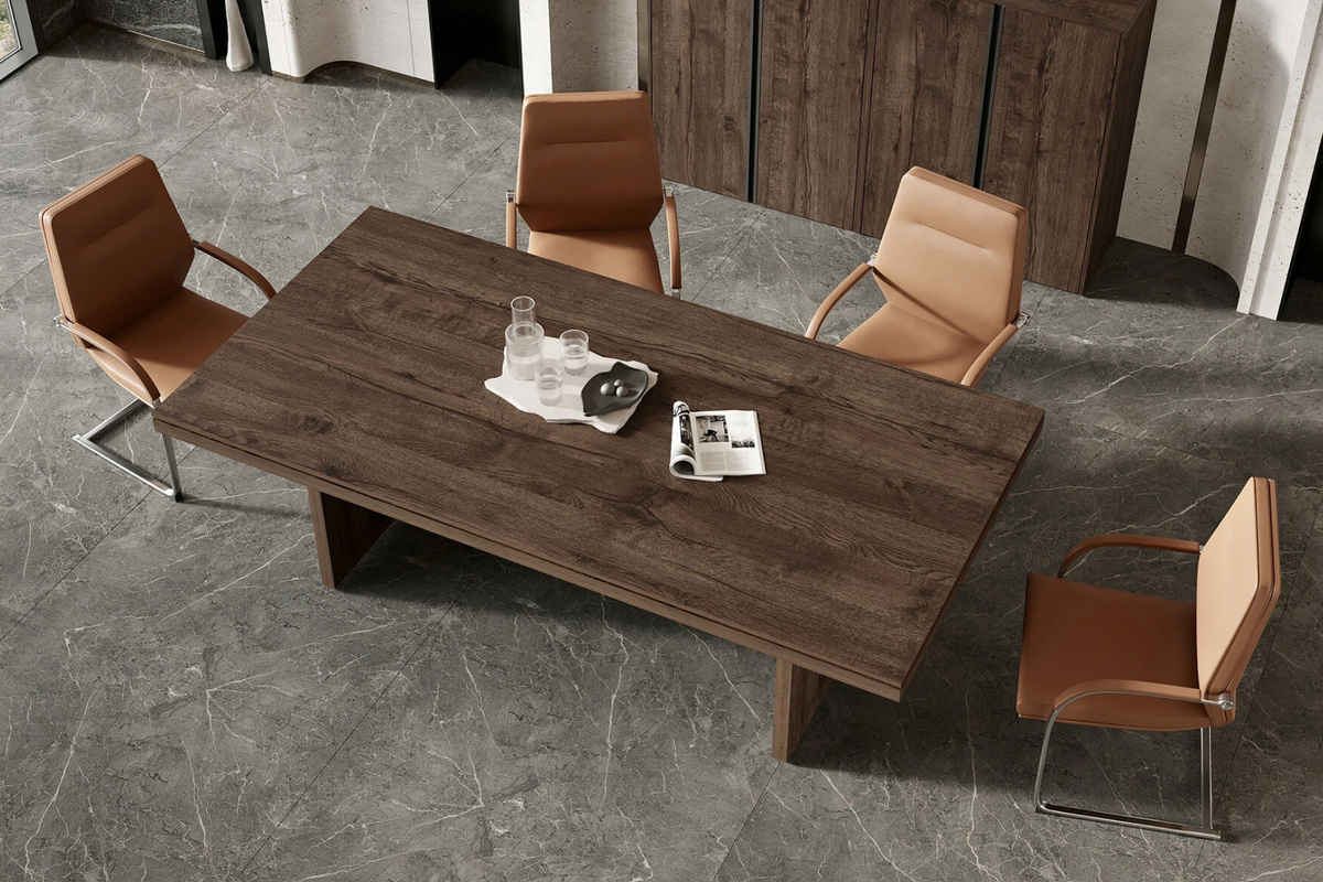 Стоимость — от 152 621* рубля. Линейка для переговорной комнаты включает стол 240×120 сантиметров, а также приставку. 