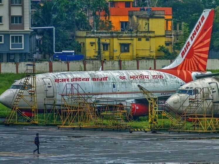 Самолёт задраен был на стоянке.  фото: яндекс.