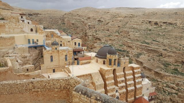 Лавра Саввы Освященного. Источник фото: https://www.optina.ru/23_lavra_svjatogo_savvy_osvjaschennogo/?ysclid=mjamp18w1448927536