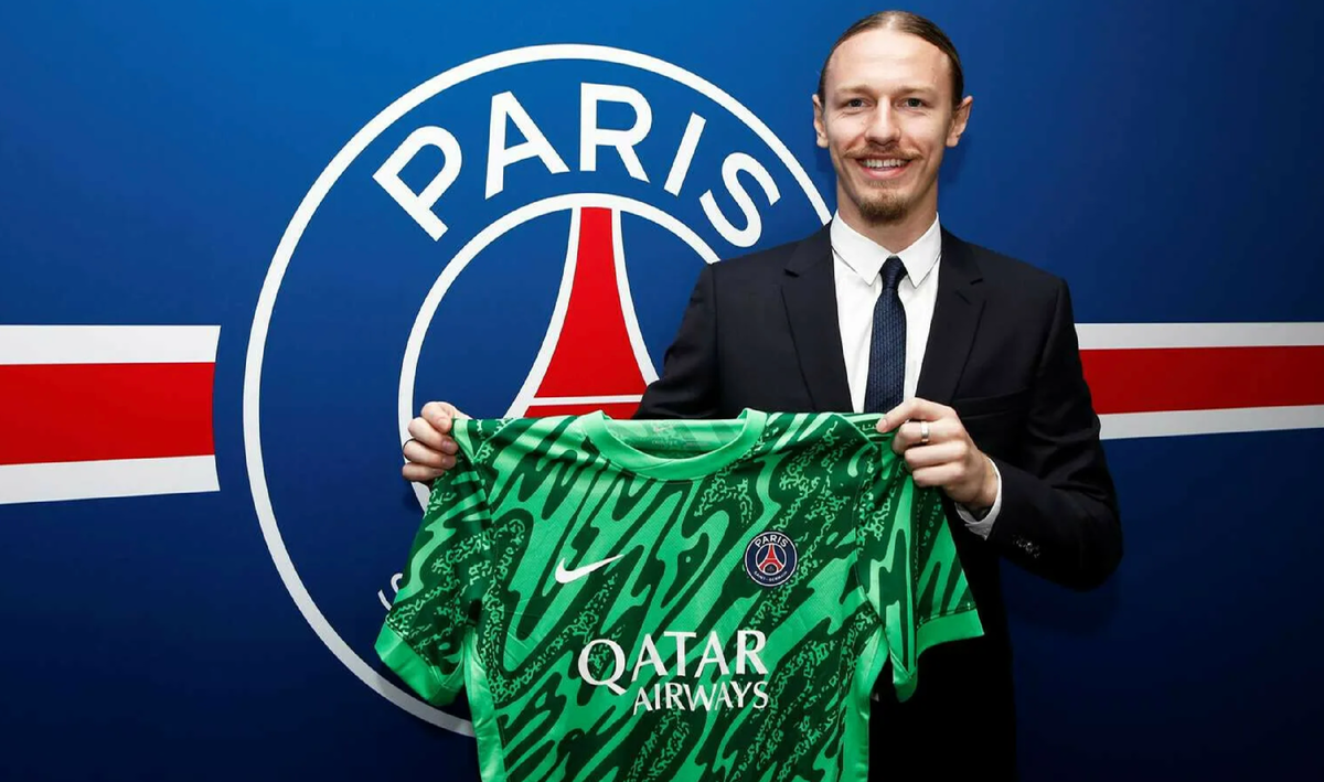 Его путь в Париже начался с контракта до 2029 года