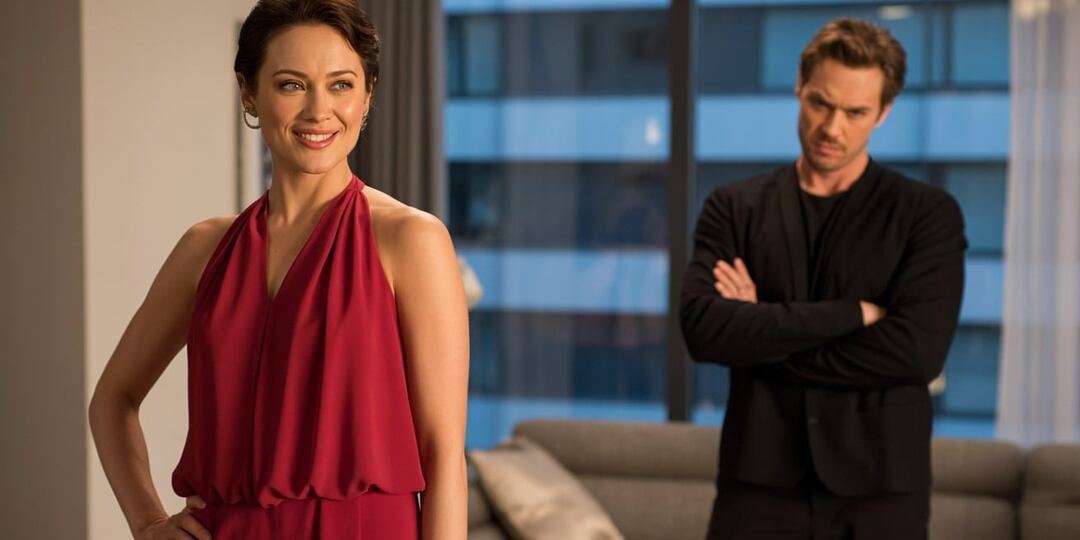 — На корпоратив не отпущу тебя! Дома дел полно, некогда гулять или я все должен делать, — запретил муж