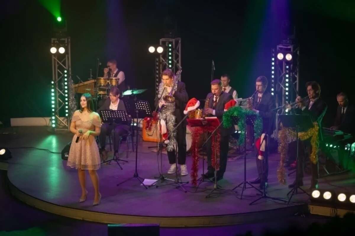    В Астрахани прошёл предновогодний концерт бэнда Биг Бро Брасс