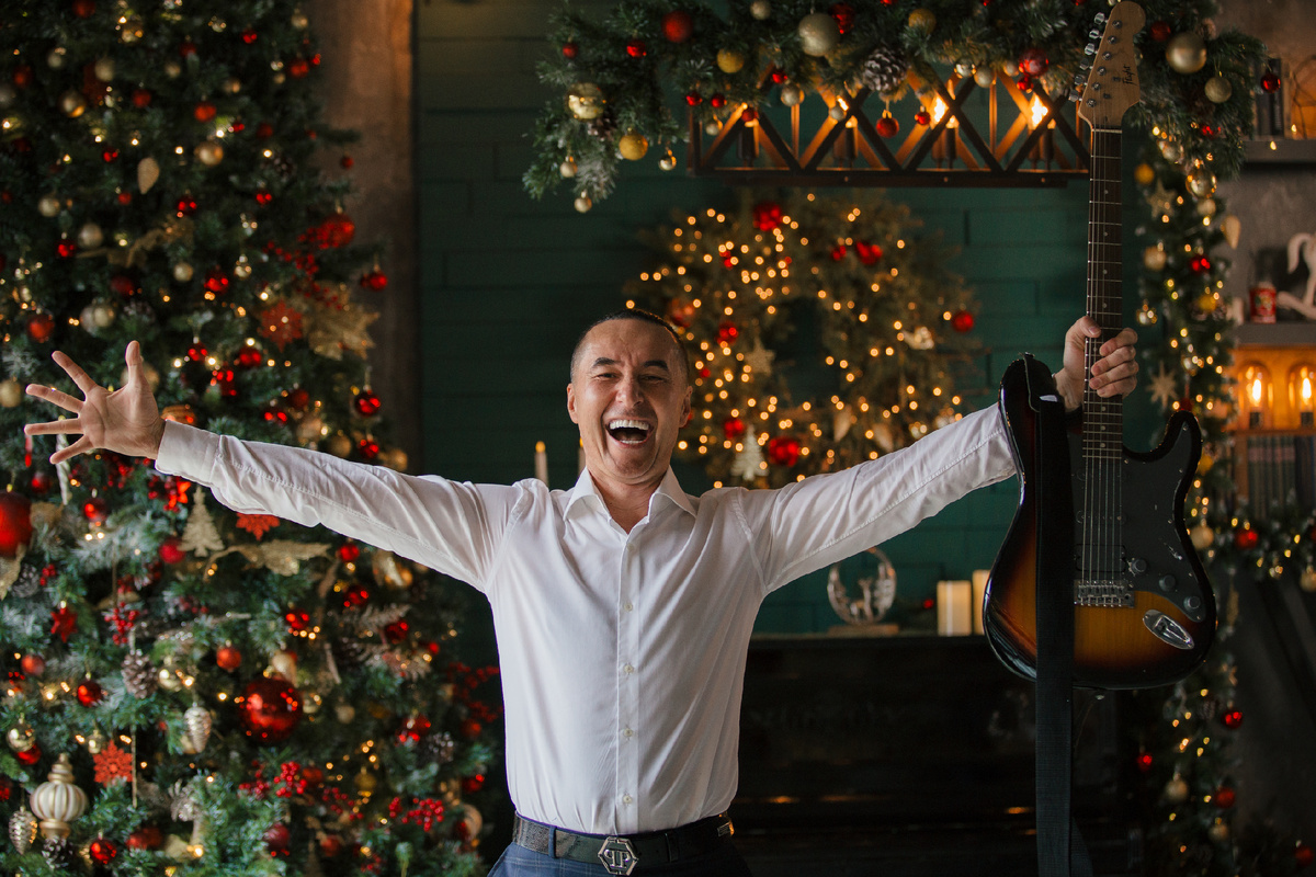 34 года бизнес-практики
Президент API (Ассоциации профессиональных интернет -предпринимателей
Действующий предприниматель
Бизнес-стратег
Эксперт в области наставничества
Помог 452 предпринимателю стать миллионером
Лектор Российского общества «Знание»
Общественный деятель и просветитель в области бизнес-образования
Основатель обучающего сообщества SunTeam International с 1998 года.
лицензии  на осуществление образовательной деятельности  Nº 16-10/5576 