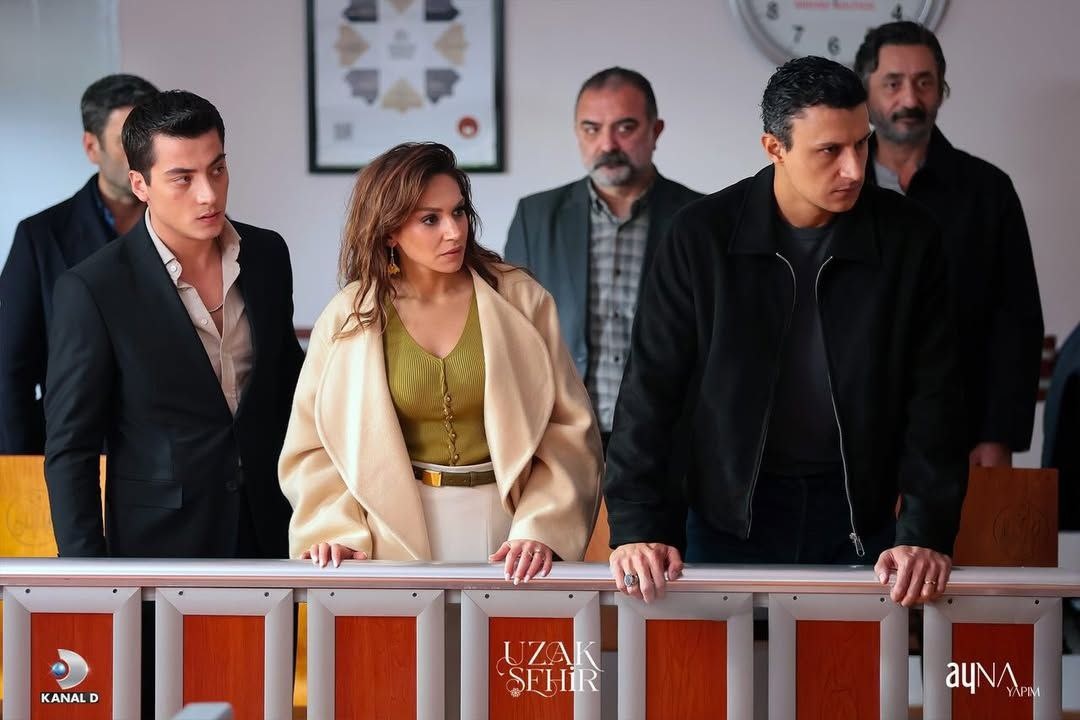 Стоп кадр из сериала «Далёкий город»