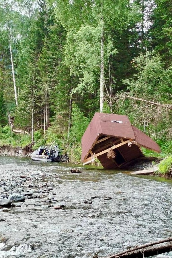 Разрушенная баня
Фото: телеграм-канале фонда «Вольное дело»