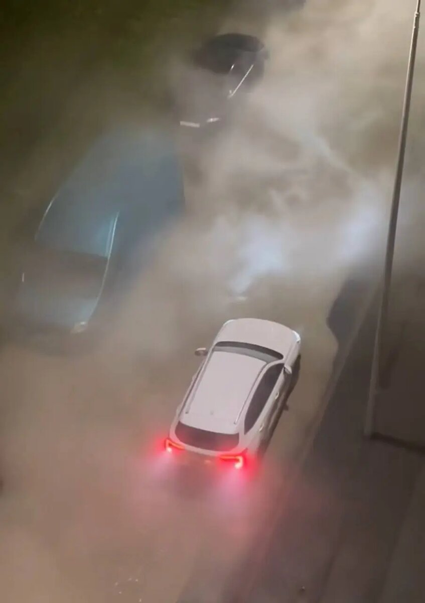    Фото: скриншот видео телеграм-канала Мегаполис | ДТП и ЧП | Санкт-Петербург | Питер