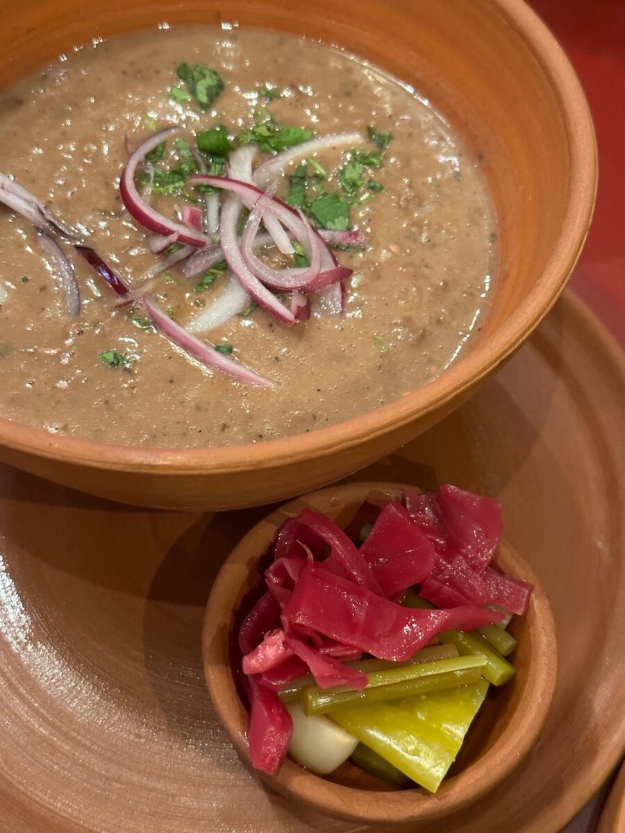 Мое любимое блюдо в "Хачапури и Вино" - Лобио! Заказываю без лаваша, так как он с кефиром.