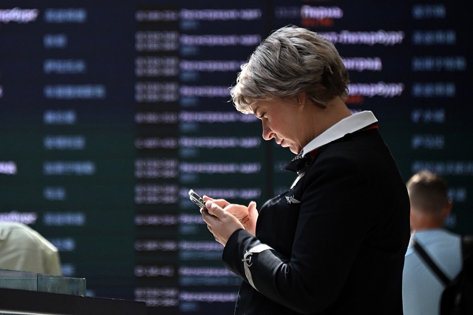    При въезде в Россию на 24 часа блокируется мобильный интернет и отправка смс Иван МАКЕЕВ