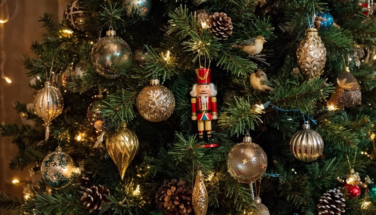 Уникальные игрушки на ёлку с сибирским вайбом от местных производителей 