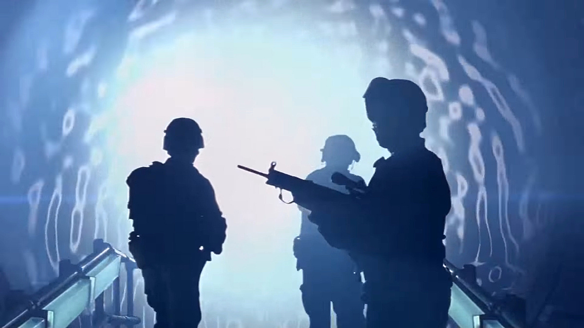 Кадр из фильма "Звёздные врата" (Stargate, 1994)