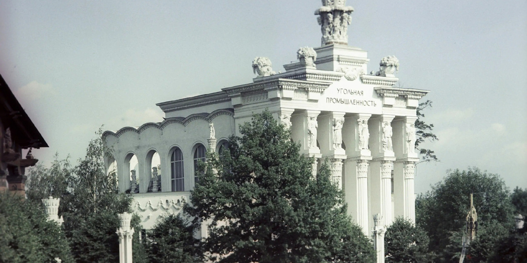 Павильон с богатой историей: от Сибири до Армении