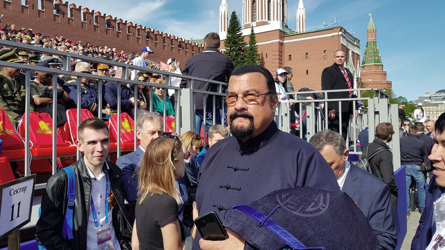 Замечен на Красной площади. Фото Яндекс.Картинки. 