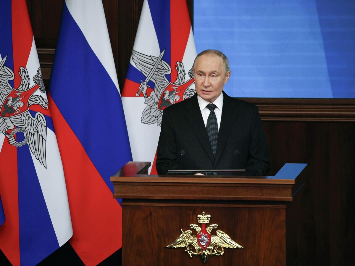    Президент РФ Владимир Путин выступает на расширенном заседании коллегии Министерства обороны РФ | © РИА Новости / POOL