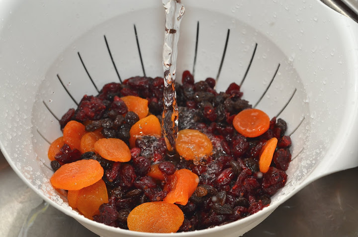 Нужно ли мыть сухофрукты перед едой