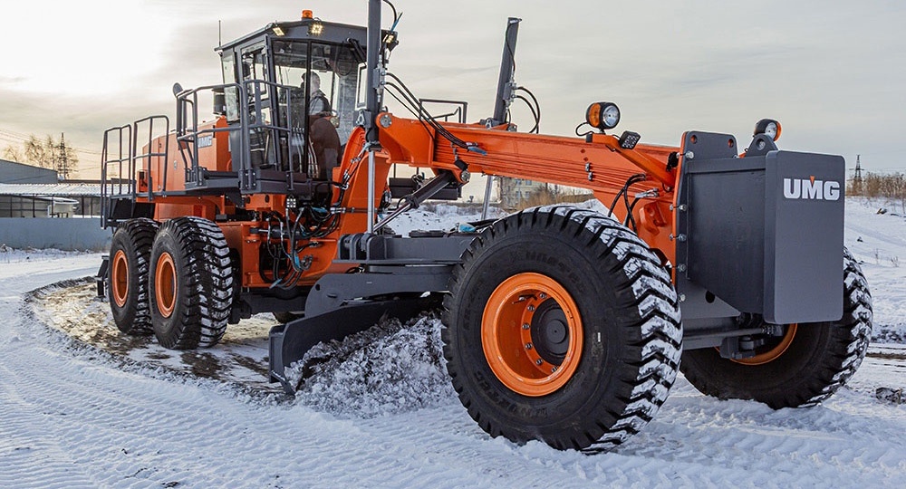 На Южном Урале изготовили самый большой автогрейдер в России