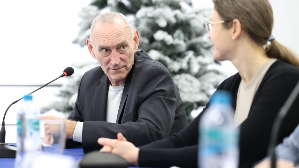    Игорь Бочкарев представил свою программу. Фото: федерация баскетбола Самарской области