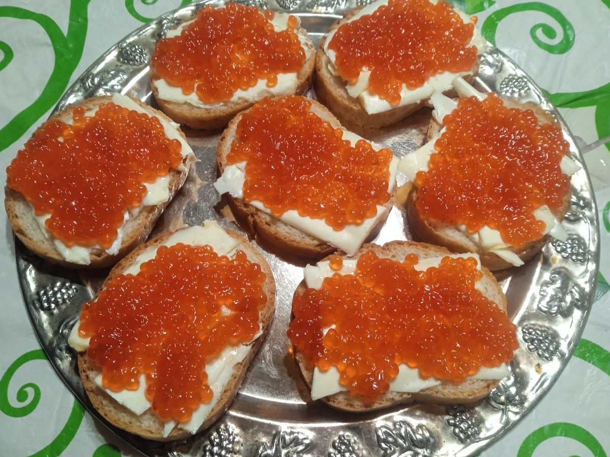 Красная икра продолжает дорожать и фальсифицироваться.  Фото: Фото: ФедералПресс / Яна Цапенко