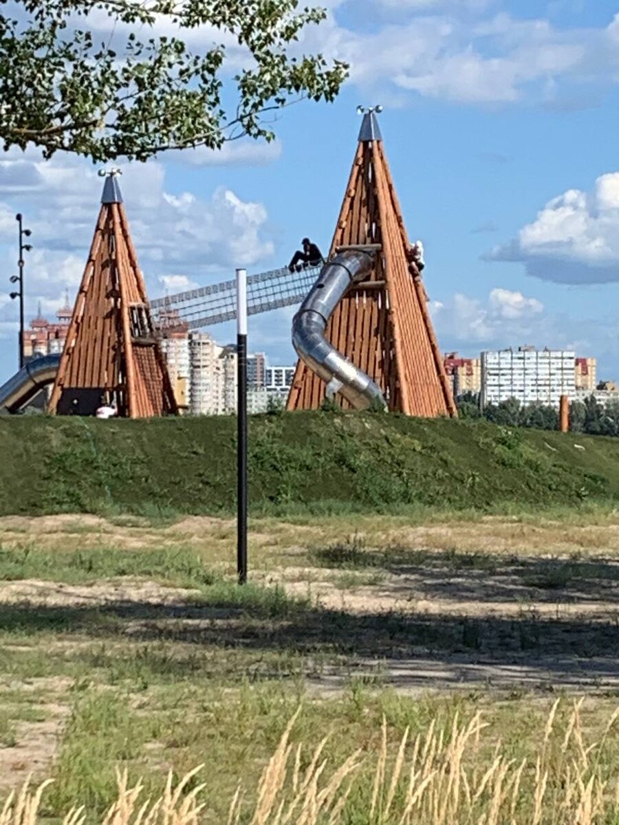 Неправильная эксплуатация высоких игровых комплексов. Источник: ресурсы Интернет