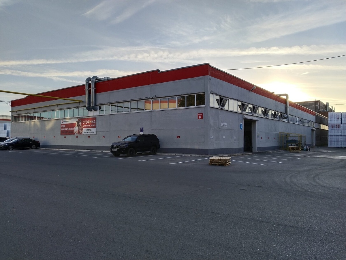 Грунтование и выравнивание фасадов производственных помещений и цехов