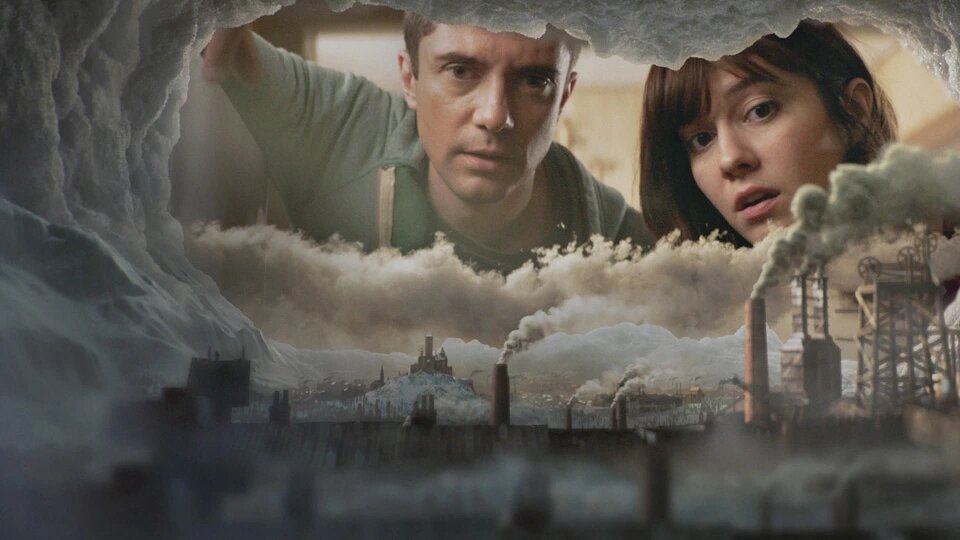 Кадр из к/ф Любовь, смерть и роботы (цивилизация в морозилке холодильника)