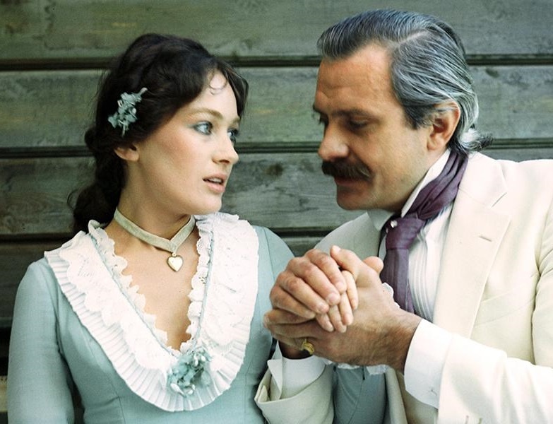 Кадр из фильма «Жестокий романс» (1984). 7Дней.ру.