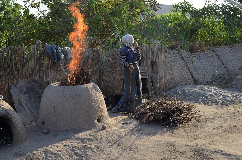 Типичное утро в туркменской семье: каждый занят своим делом.