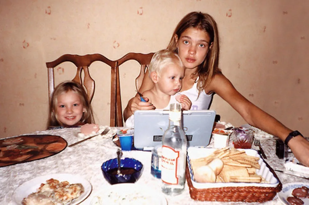 Наталья Водянова с сестрами в детстве