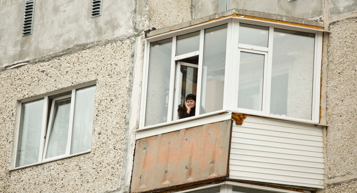    В Югре жители могут следить за деятельностью совета дома через единый портал