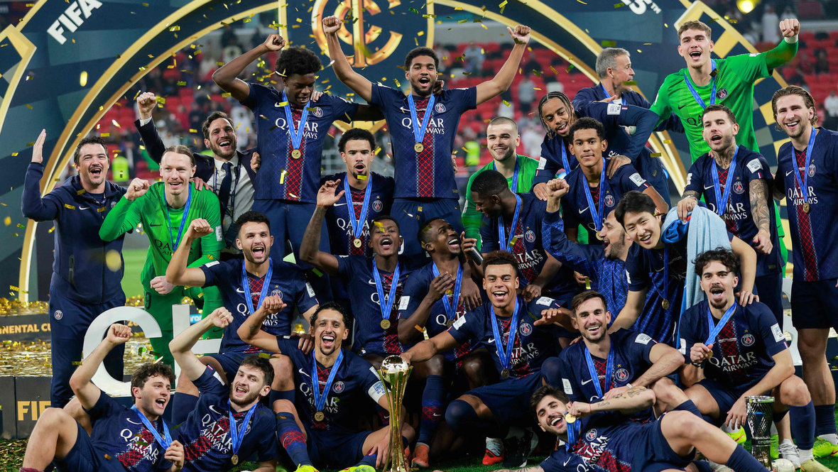 С Кубком.  фото: яндекс.