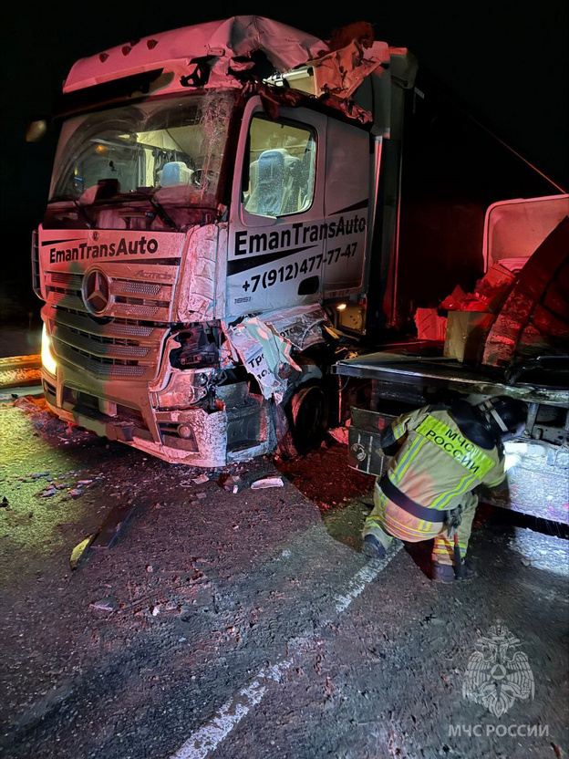    В Котельниче на трассе столкнулись три грузовика
