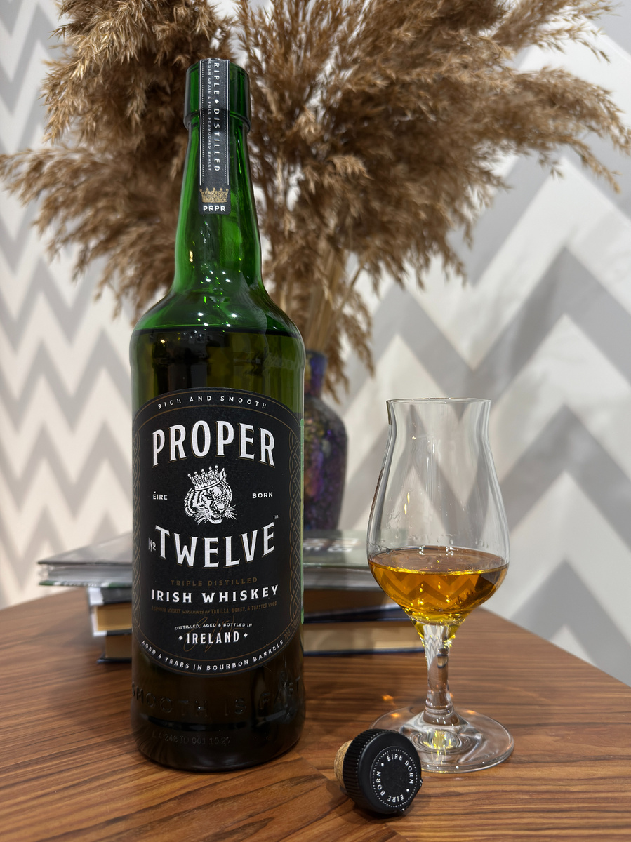 Визуально бутылка и этикетка выглядят довольно стильно