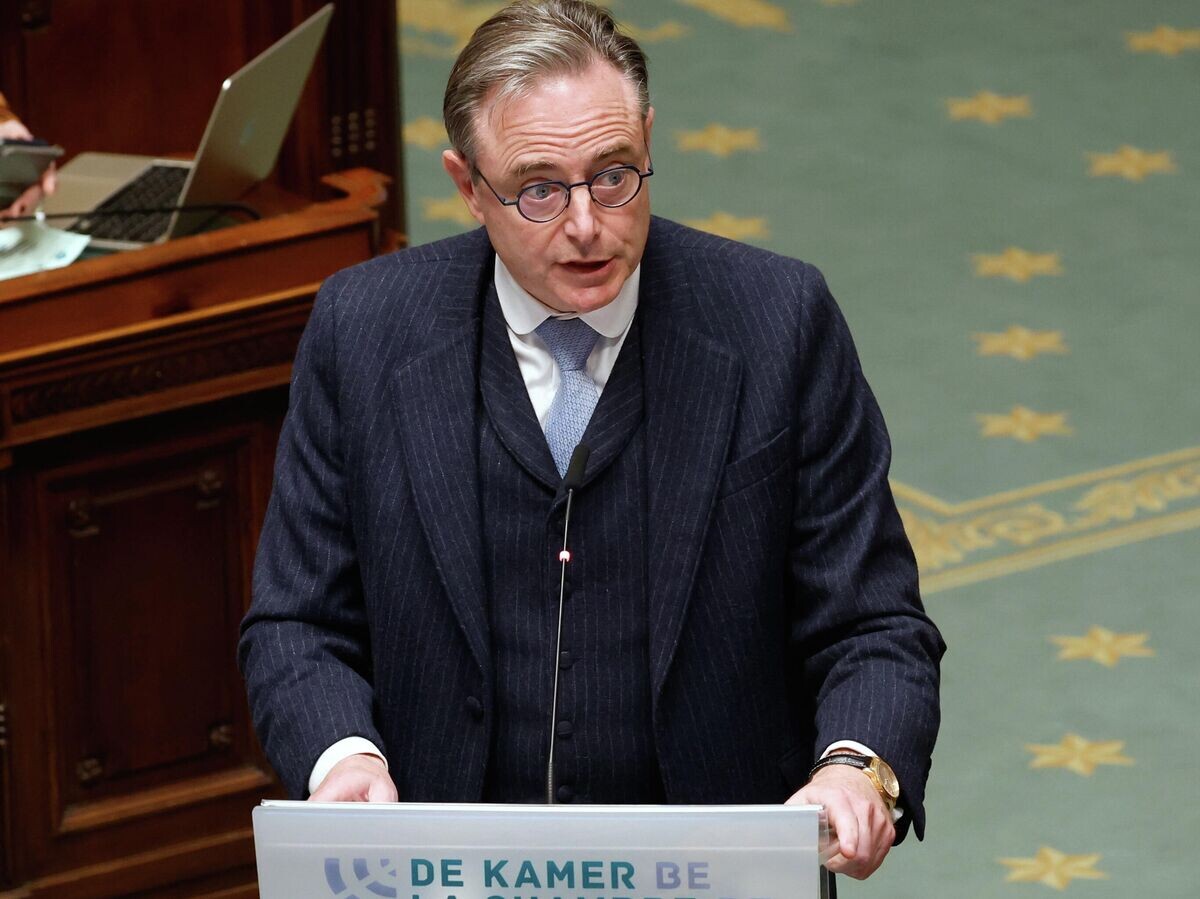    Премьер-министр Бельгии Барт де Вевер выступает в бельгийском парламенте | © AP Photo / Geert Vanden Wijngaert