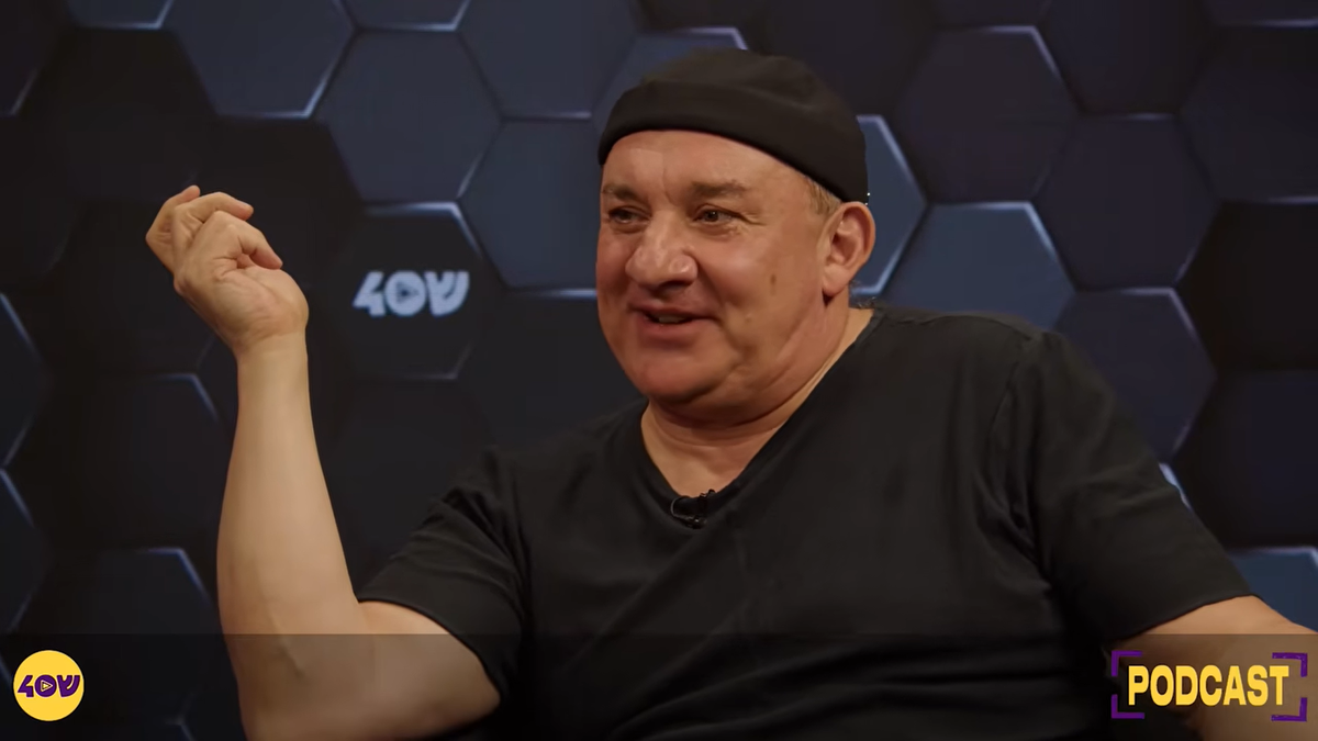 Николай Фоменко во время интервью 