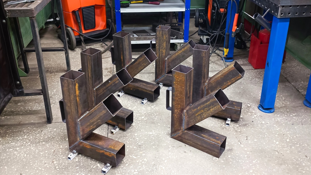    Вартовчане отправят сладкие новогодние подарки и печи-буржуйки военнослужащим