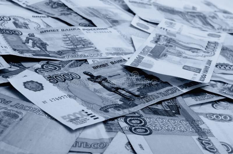 Сладкие грёзы россиян о зарплате в 200 тысяч: как российская экономика превращает мечты в пыль