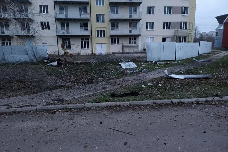    Снаряды ВСУ рвутся прямо среди жилых домов. Фото: тг-канал Владимира Сальдо