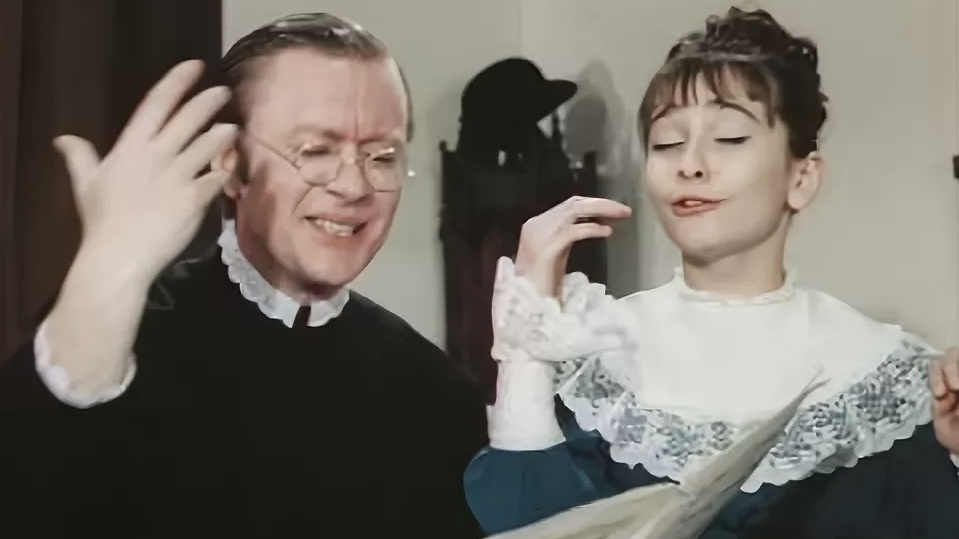 «С ней даже роман не закрутишь!»: почему на съёмках «Небесных ласточек» Миронов стеснялся Ию Нинидзе и как актрису переманивали в Голливуд