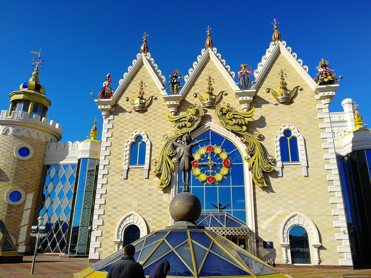 Новое здание театра открылось в 2012 году.