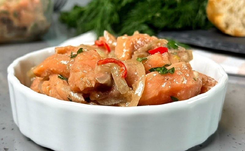 Готовим горбушу под особым бальзамическим соусом – рецепт из советской кулинарной книги 