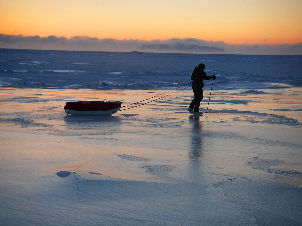 Вот так он и пошел через проливчик... 