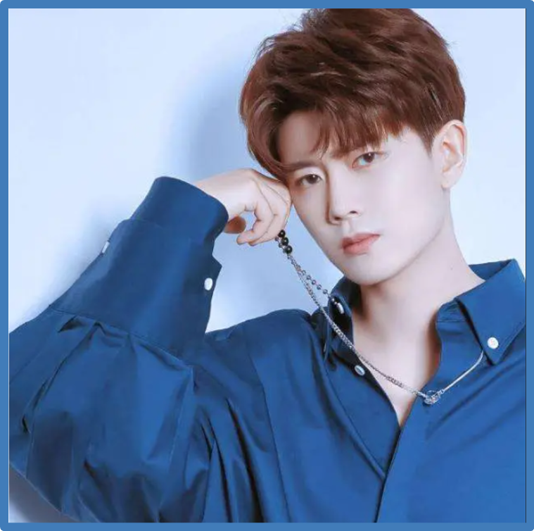 Актер  Жэнь Цзялунь.