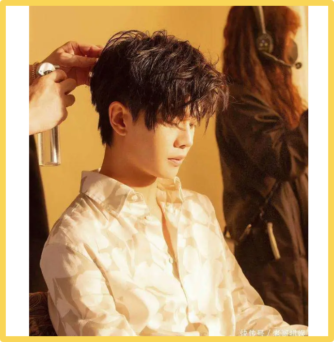 Актер Жень Цзялунь.